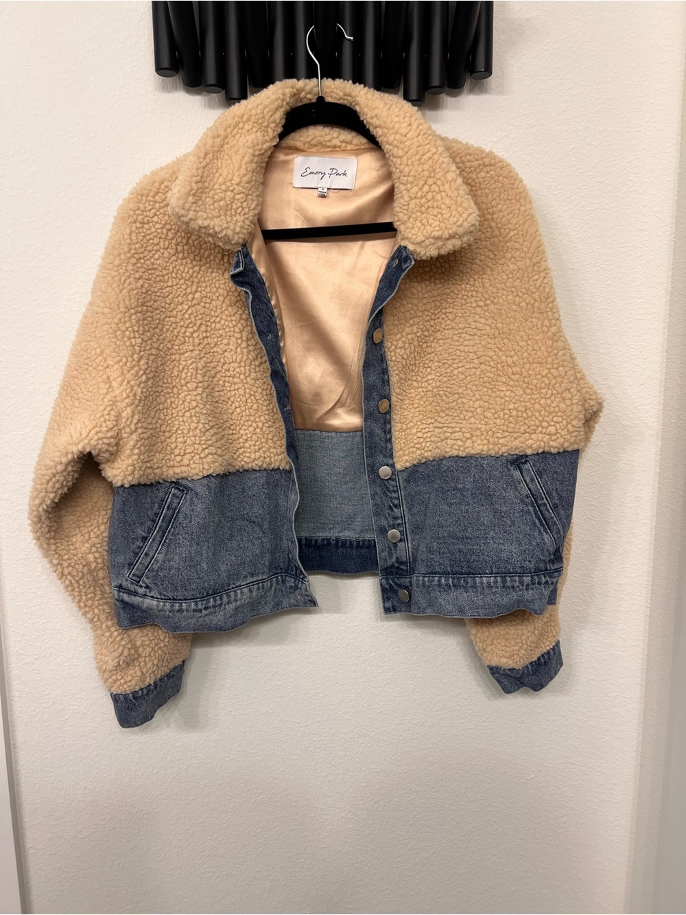 emory park Two-Tone Sherpa Denim Jacket in Tan and Blue